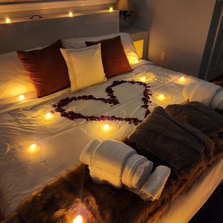 Hot Tub, Electric Bikes, Solo Stove, Projector, Smores ماربلهيد المظهر الخارجي الصورة